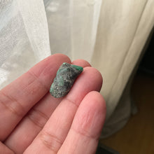 Load image into Gallery viewer, Emerald Tumbles small