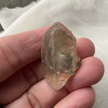 Load image into Gallery viewer, Golden Quartz with Brookite and Silver Rutile
