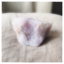 Load image into Gallery viewer, Raw Lavender Quartz Rocks