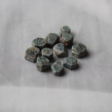 Load image into Gallery viewer, Select Blue Sapphire Crystals
