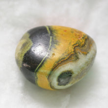 Load image into Gallery viewer, Bumblebee Jasper - Song of Stones