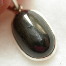 Load image into Gallery viewer, Cat's Eye Pendant - Song of Stones
