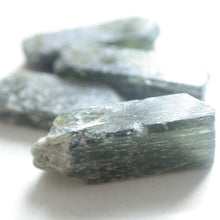 Load image into Gallery viewer, Chrome Diopside Crystals - Song of Stones