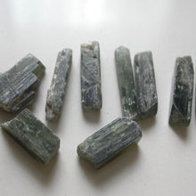 Load image into Gallery viewer, Chrome Diopside Crystals - Song of Stones