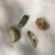 Load image into Gallery viewer, Delphi Oracle Quartz Crystal pieces