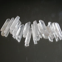 Load image into Gallery viewer, Quartz Crystals from Japan - Song of Stones