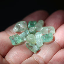 Load image into Gallery viewer, Light Emerald Tumbles