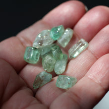 Load image into Gallery viewer, Light Emerald Tumbles