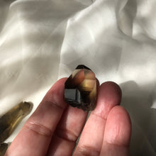 Load image into Gallery viewer, Natural Ouro Verde Metamorphosis Quartz crystals