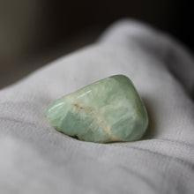 Load image into Gallery viewer, Prehnite
