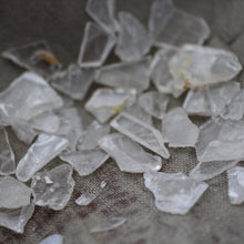 Load image into Gallery viewer, River Tumbled Topaz Crystal leaves - Song of Stones