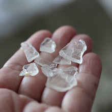 Load image into Gallery viewer, River Tumbled Topaz Crystal leaves - Song of Stones