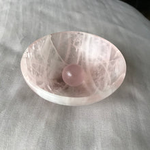 Load image into Gallery viewer, Star Rose Sphere and Bowl