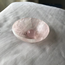 Load image into Gallery viewer, Star Rose Sphere and Bowl