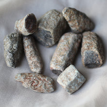 Load image into Gallery viewer, Star Sapphire Crystals