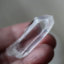 Load image into Gallery viewer, Titanium Gas Phantom Dow Crystals - Song of Stones