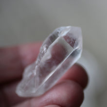 Load image into Gallery viewer, Titanium Gas Phantom Dow Crystals - Song of Stones