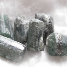 Load image into Gallery viewer, Emerald - Song of Stones