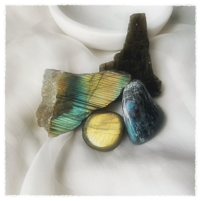 How to turn Labradorite On
