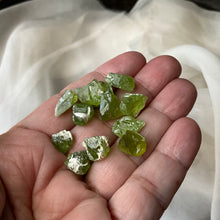 Load image into Gallery viewer, Raw Peridot Crystal pieces