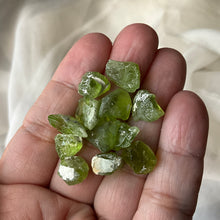 Load image into Gallery viewer, Raw Peridot Crystal pieces