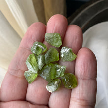 Load image into Gallery viewer, Raw Peridot Crystal pieces