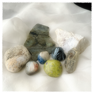 Crystal Oracle Intuitive Reading