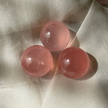 Load image into Gallery viewer, Star Rose Quartz deep rose