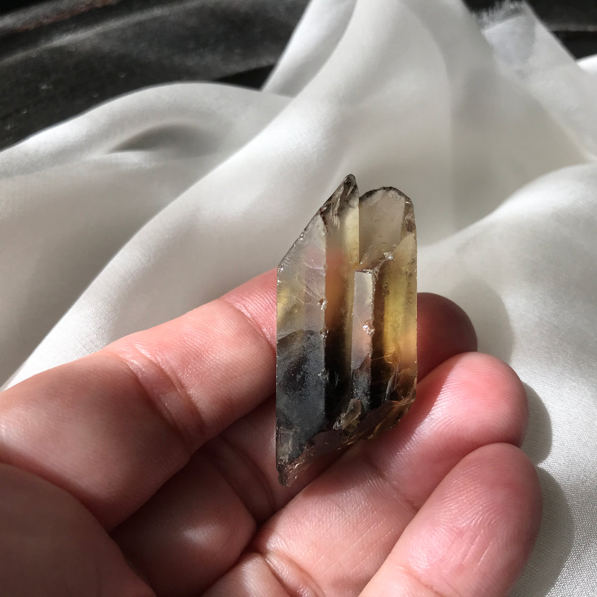 Natural Ouro Verde Metamorphosis Quartz crystal twin – Song of Stones