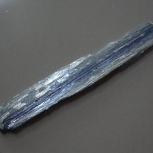 Load image into Gallery viewer, Blue Kyanite - Song of Stones