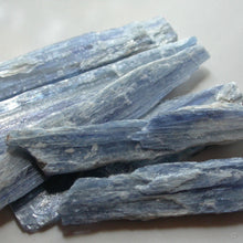 Load image into Gallery viewer, Blue Kyanite - Song of Stones