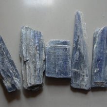 Load image into Gallery viewer, Blue Kyanite - Song of Stones
