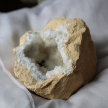 Load image into Gallery viewer, Star Portal Calcite Geode