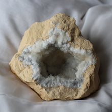 Load image into Gallery viewer, Star Portal Calcite Geode