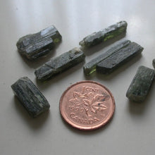 Load image into Gallery viewer, Chrome Diopside Crystals - Song of Stones