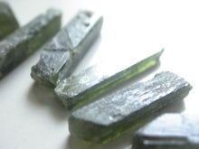 Load image into Gallery viewer, Chrome Diopside Crystals - Song of Stones