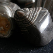 Load image into Gallery viewer, Flint Stone from Arizona - Song of Stones