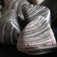 Load image into Gallery viewer, Flint Stone from Arizona - Song of Stones