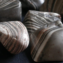 Load image into Gallery viewer, Flint Stone from Arizona - Song of Stones
