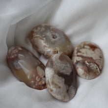 Load image into Gallery viewer, Flower Agate - Song of Stones
