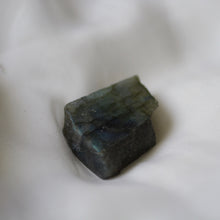 Load image into Gallery viewer, Labradorite - Song of Stones