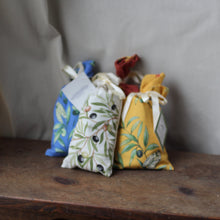 Load image into Gallery viewer, Lavender Sachet from Provence - Song of Stones