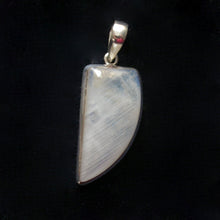 Load image into Gallery viewer, Flashy Rainbow Moonstone Pendant 41403 - Song of Stones
