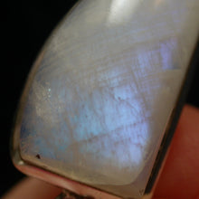 Load image into Gallery viewer, Flashy Rainbow Moonstone Pendant 41403 - Song of Stones