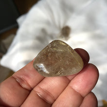 Load image into Gallery viewer, Rutilated Quartz to focus light