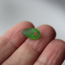 Load image into Gallery viewer, Gentle Twist Sea Glass Bead - Song of Stones