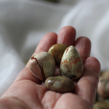 Load image into Gallery viewer, Mt. Hay Star Agate Amulet Stone - Song of Stones