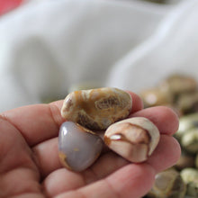 Load image into Gallery viewer, Mt. Hay Star Agate Amulet Stone - Song of Stones