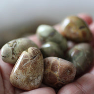 Mt. Hay Star Agate Amulet Stone - Song of Stones