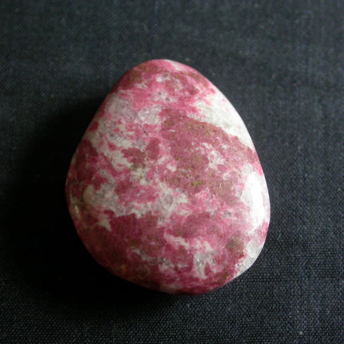 Thulite Stone of the Angels - Song of Stones